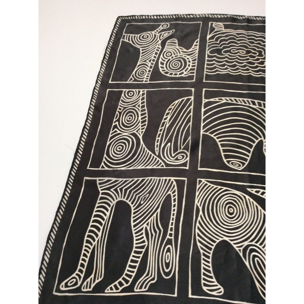 DANIEL HECHTER PARIS Gray Animals Print Silk Scarf 20"/20,5" EX COND - Picture 10 of 10